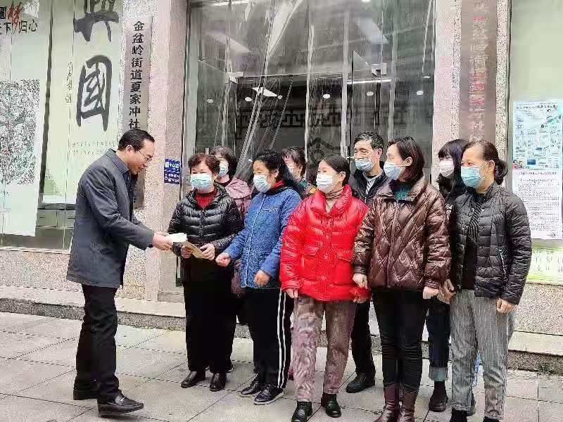 濃濃關愛暖人心 噓寒問暖傳真情——工程地質總隊開展獻愛心送溫暖活動